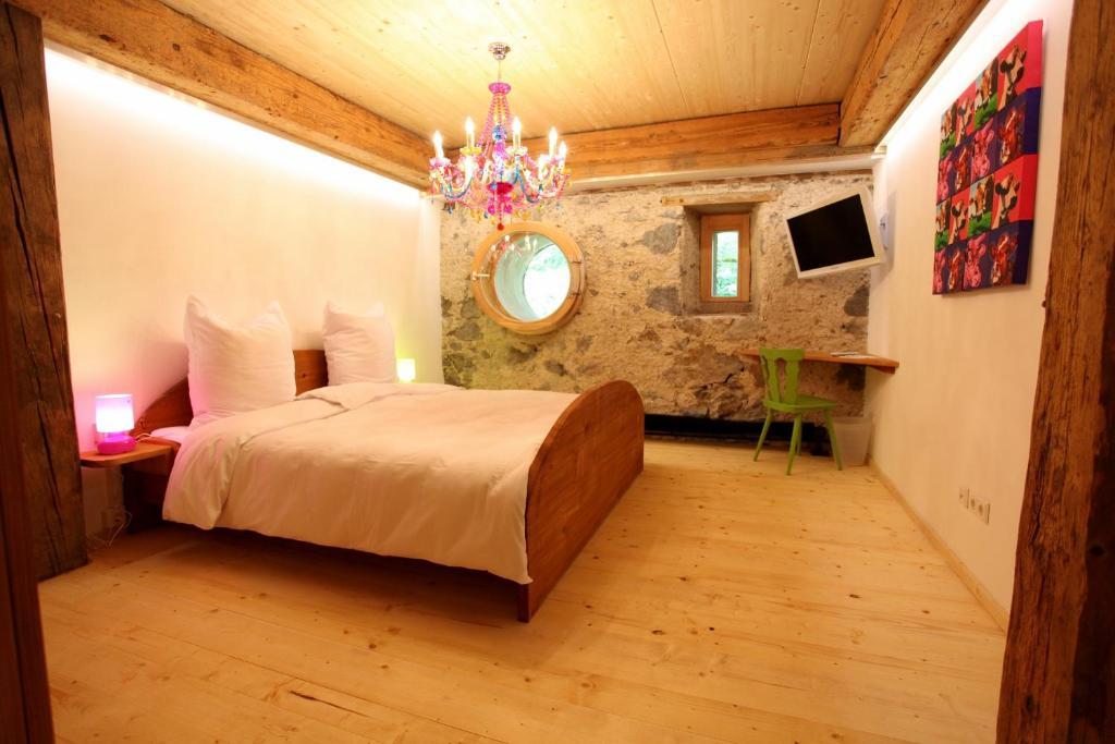 Hotel Rainhof Scheune & Naturpark Restaurant كيشتزارتن الغرفة الصورة